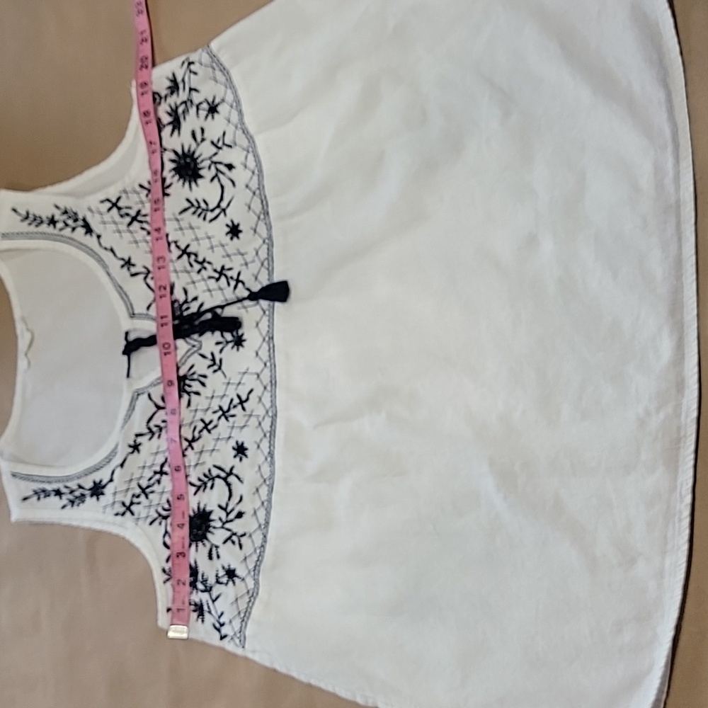 beachlunchlounge Size M White with Blue Embroidery Boho Sleeveless Top - Picture 7 of 12